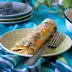 Enchiladas de pollo con aguacate, queso cheddar y crème fraîche