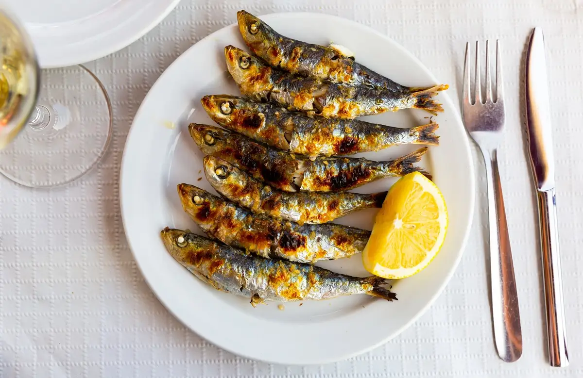 Espeto de sardinas, una clásica receta española