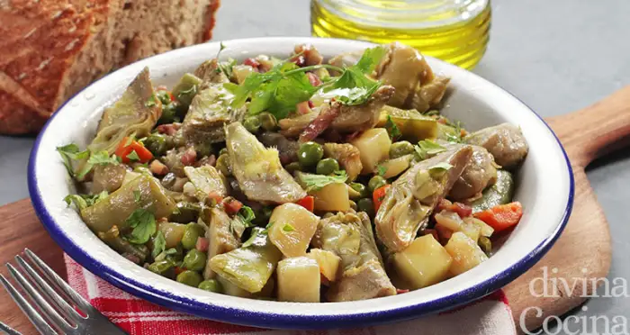 Menestra de alcachofas con jamón
