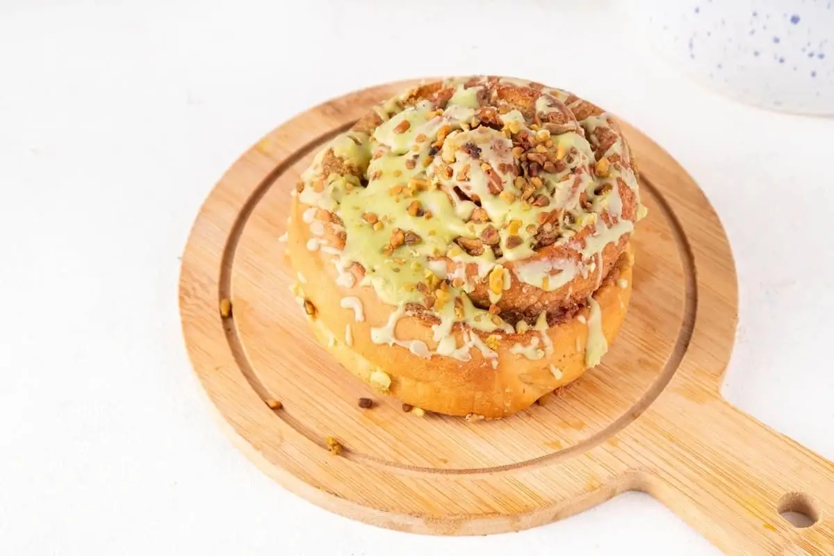 Receta de Cinnamon Rolls con pistacho y canela