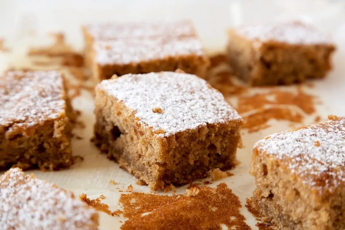 Receta de coca de canela, un postre casero
