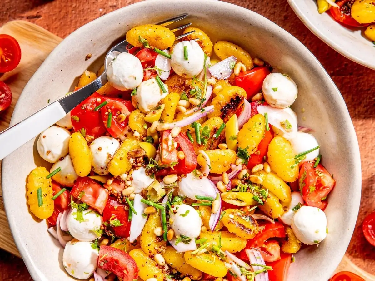 Receta de ensalada de ñoquis crujientes