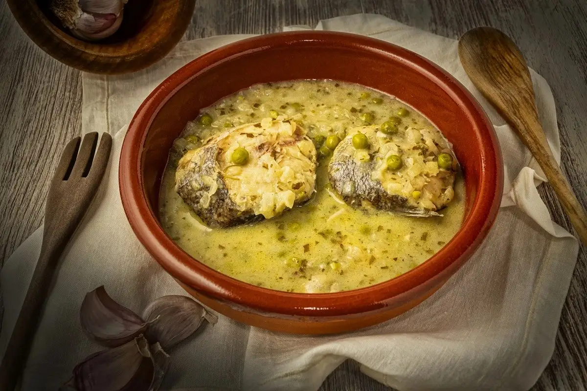 Receta de merluza en salsa de puerros