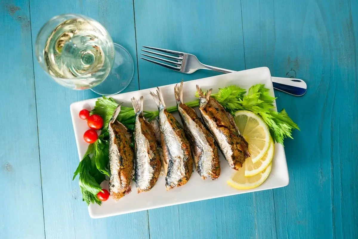 Sardinas rellenas al horno con ajo y perejil