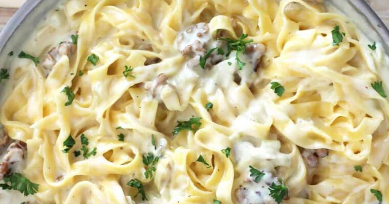 Espaguetis con Salsa de Queso Azul con MAMBO