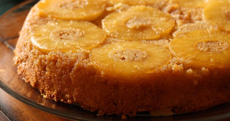 Torta húmeda de piña y almendras con olla GM
