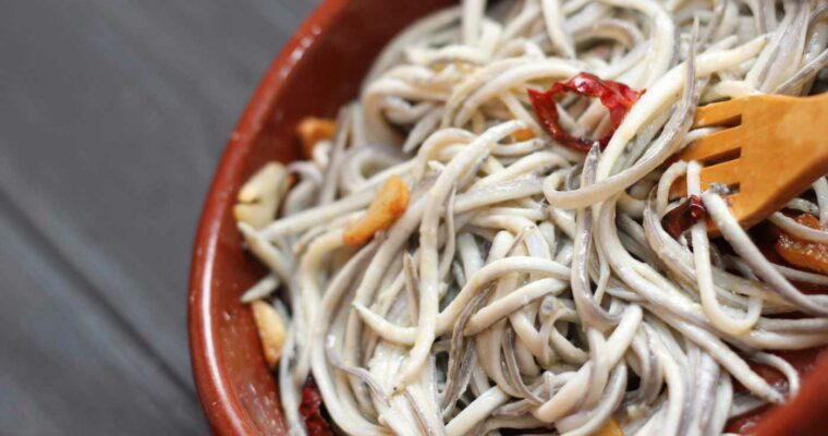 receta de Ensalada templada de gulas a la bilbaína (al ajillo) con thermomix