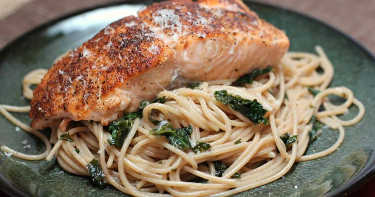 Espaguetis con ajos y salmón con olla GM