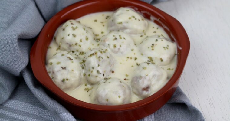 Albondigas en salsa de nata con MAMBO