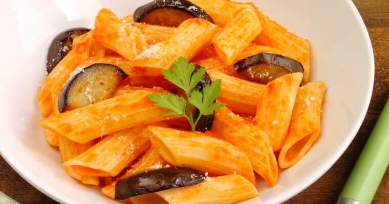 Macarrones con berenjenas con olla GM