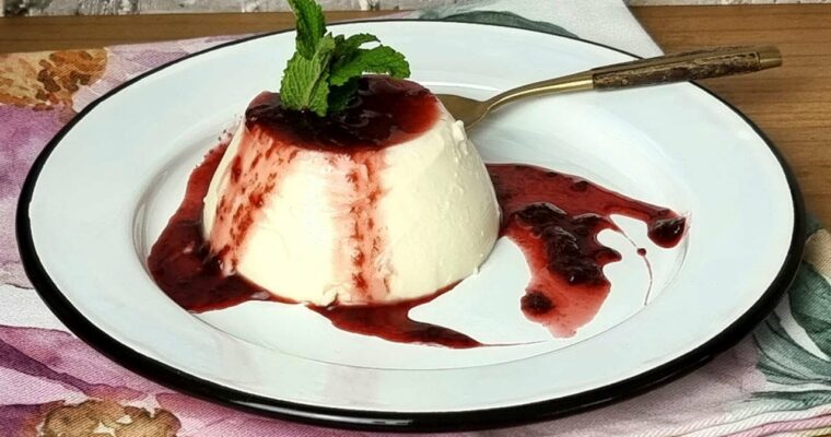 Panna-cotta de fresa y yogur con MAMBO