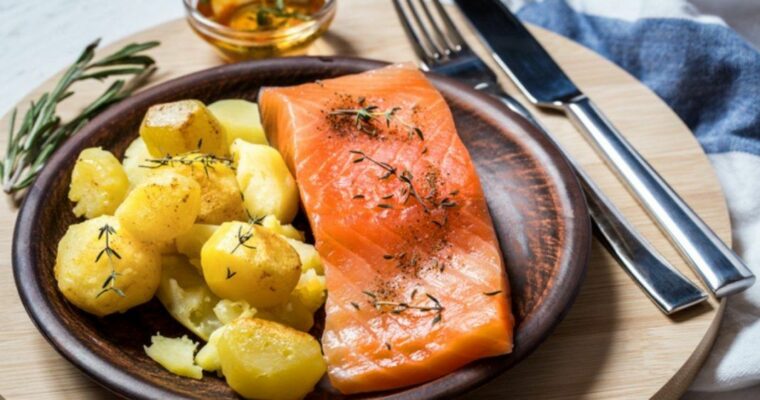 Salmón con Patatas a las Finas Hierbas con monsieur cuisine