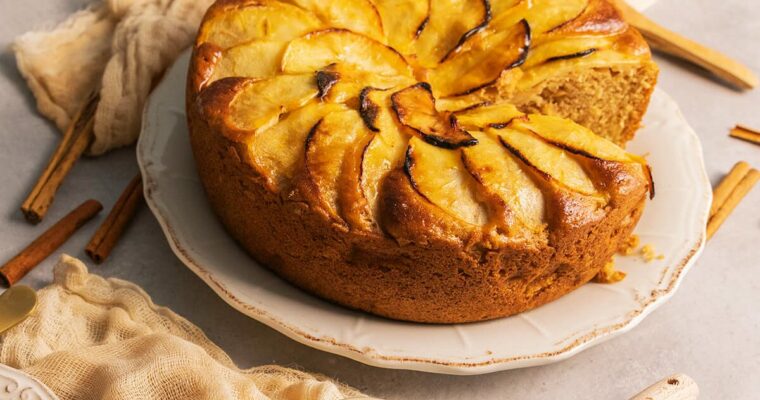 Bizcocho de manzana con olla GM