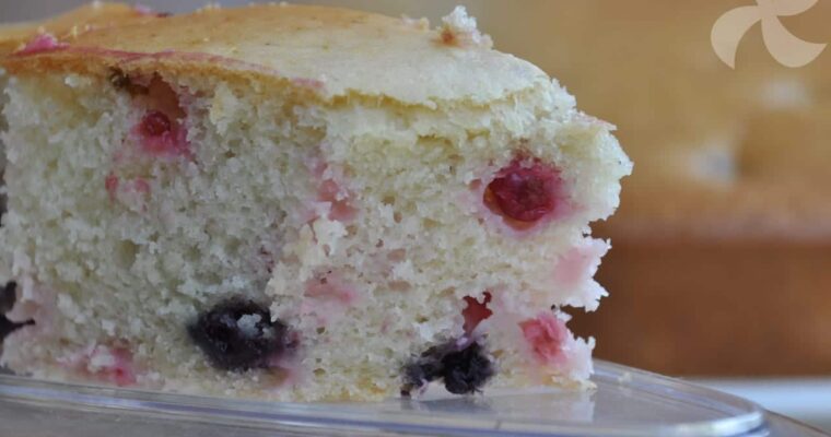 Delicioso y fácil: Descubre la receta de bizcocho con frutos rojos con Thermomix