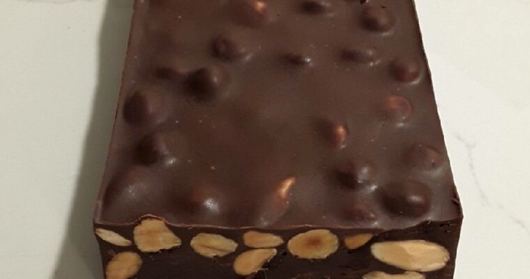 receta de Turrón de chocolate con avellanas con thermomix