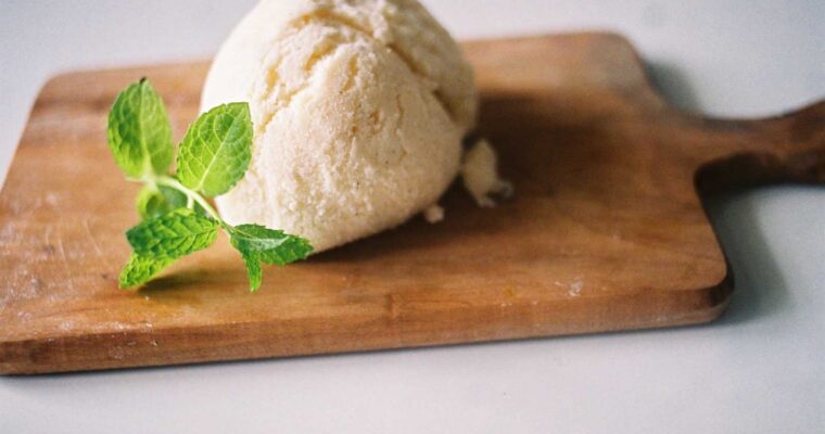 Delicioso y refrescante: descubre la receta de Helado de ron con pasas con tu Thermomix