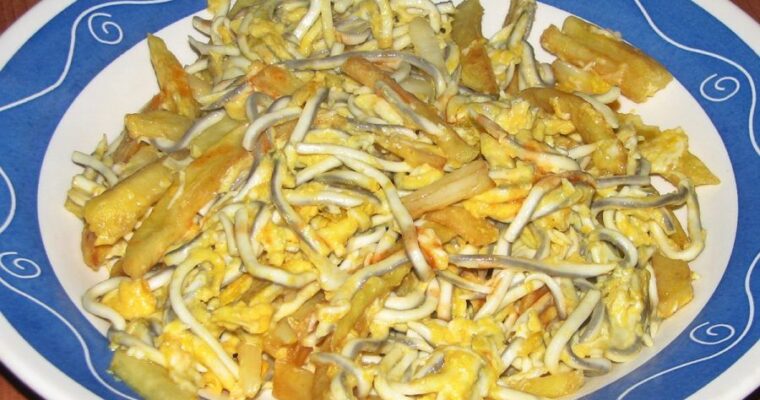 Revuelto de Patatas con Gulas con monsieur cuisine