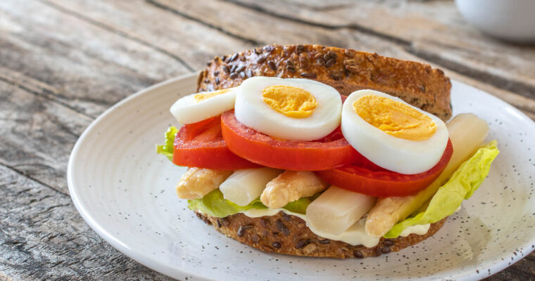 Deliciosas recetas de sandwich de queso con tomate y nueces: ¡La perfecta combinación con Thermomix!