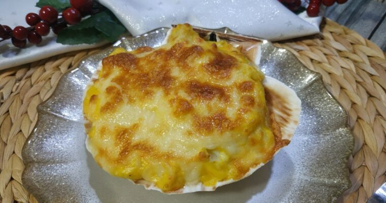 Vieiras gratinadas de merluza con MAMBO