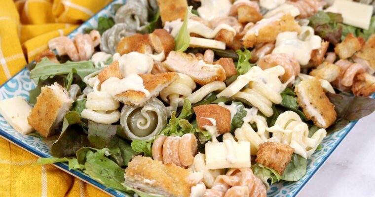 Ensalada de pasta Cesar con MAMBO