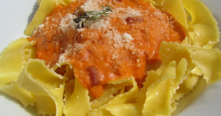 Pasta carbonara-curry con MAMBO