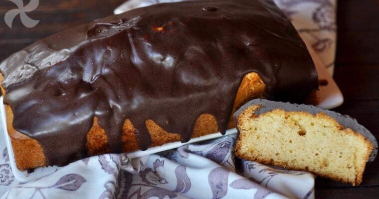 Delicioso Plum Cake con cobertura de chocolate: Una receta fácil y rápida con la Thermomix