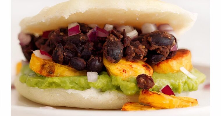 Discover the Mouthwatering Delight of Hamburguesa de Pollo con MAMBO