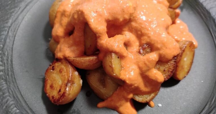 Cooking Made Easy: How to Prepare Patatas Bravas con Olla GM in Your Own Kitchen