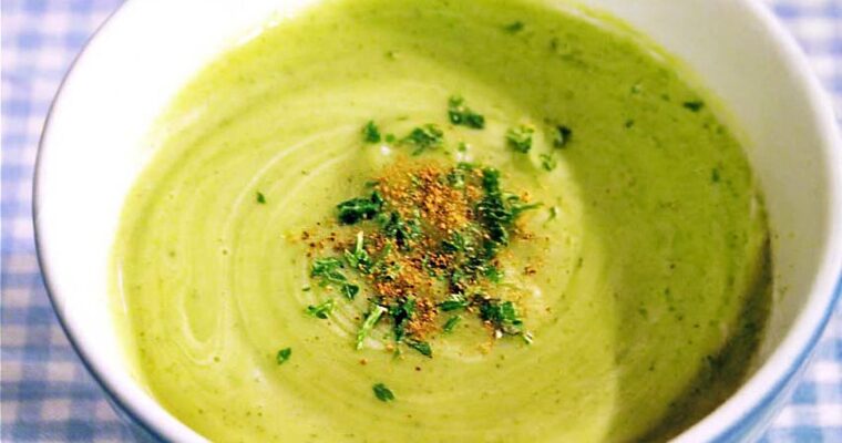 Deliciosa receta de crema suave de calabacín y patata hecha fácilmente con Thermomix