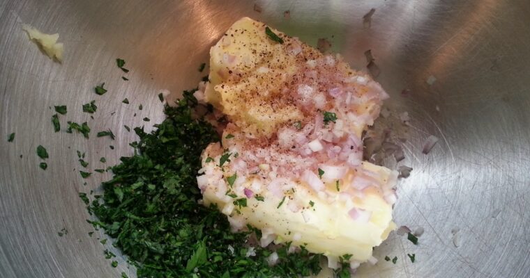 Elevate Your Cooking Game with Salsa Roquefort con Nueces con Monsieur Cuisine