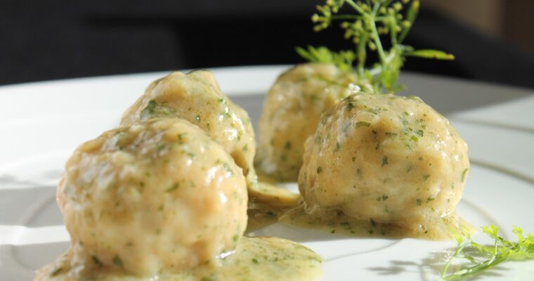 Easy and Delicious: Albóndigas de Bacalao Recipe with Monsieur Cuisine