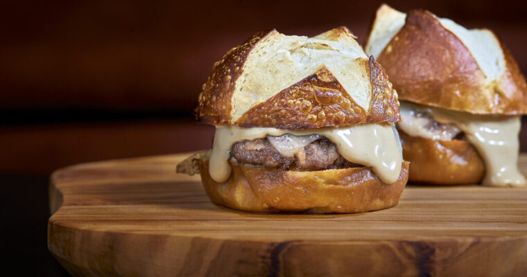 The Perfect Pairing: Exploring the Harmony Between MAMBO and Pan de Hamburguesa