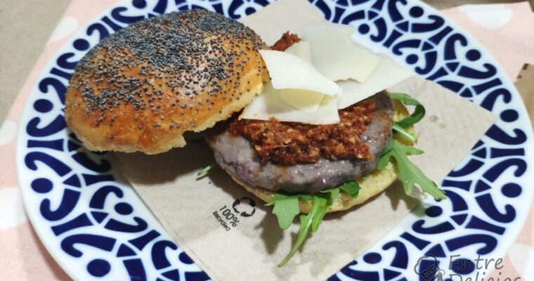 Upgrade Your Burger Experience with Pan de Hamburguesa Infused with MAMBO