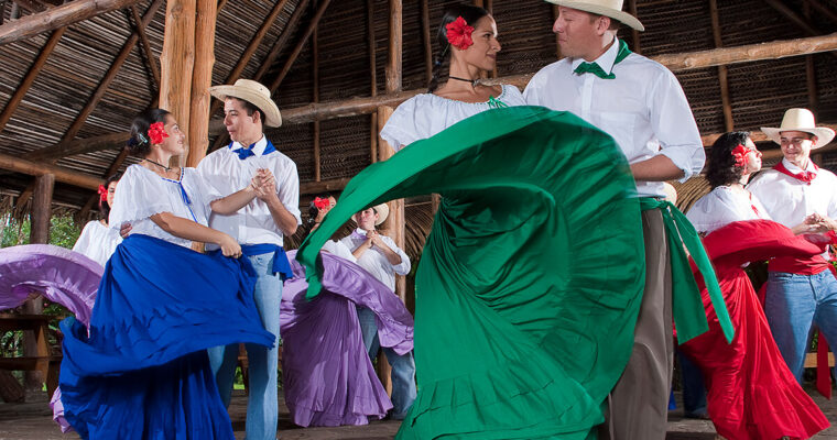 A Taste of Tradition: Empanada de Manzana con Olla GM for Every Occasion