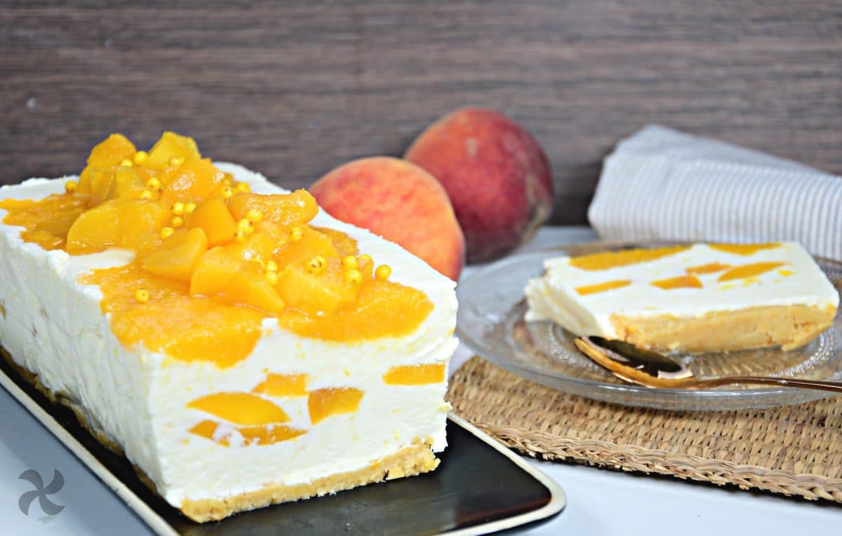 Deliciosa receta de Tarta helada de melocotón y queso con thermomix