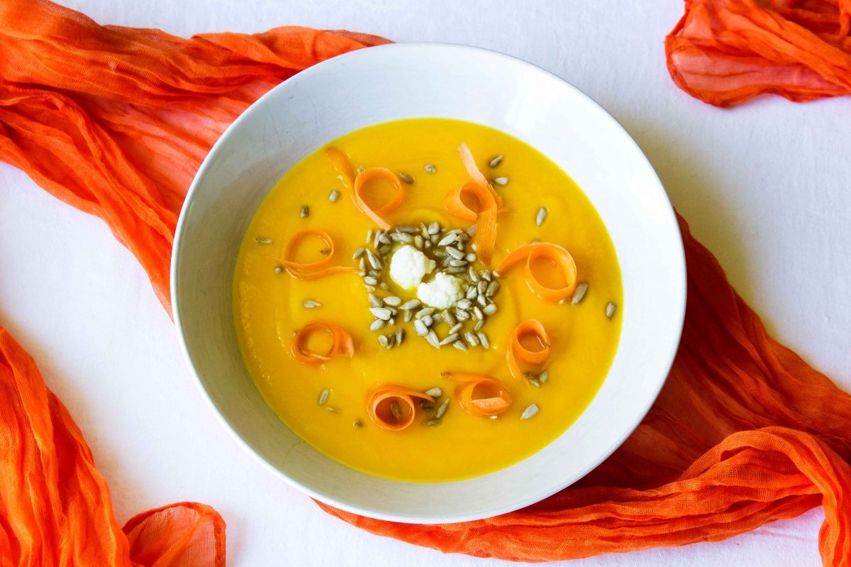 Deliciosa y saludable: receta de crema de coliflor y zanahoria con Thermomix