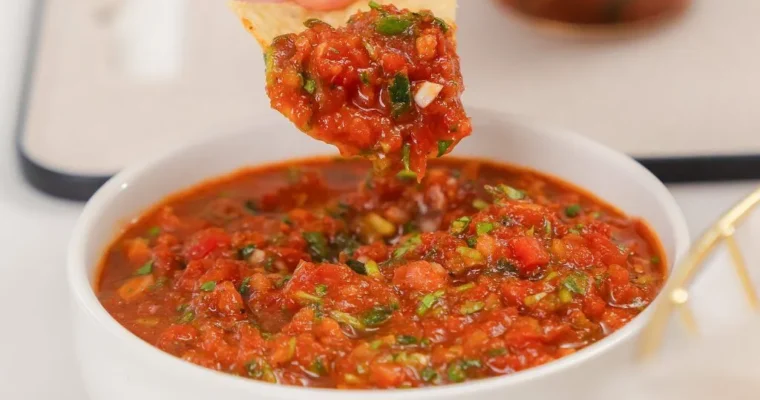 Homemade tomato salsa con mambo: the perfect addition to any dish