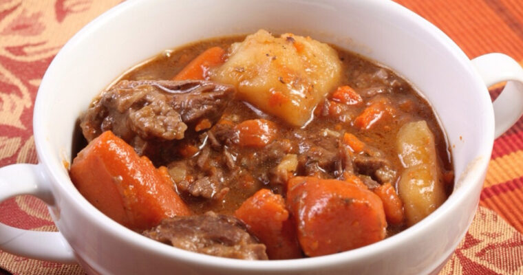 Taste the Traditional Spanish Delight: Ternera Guisada al Pimentón with Olla GM