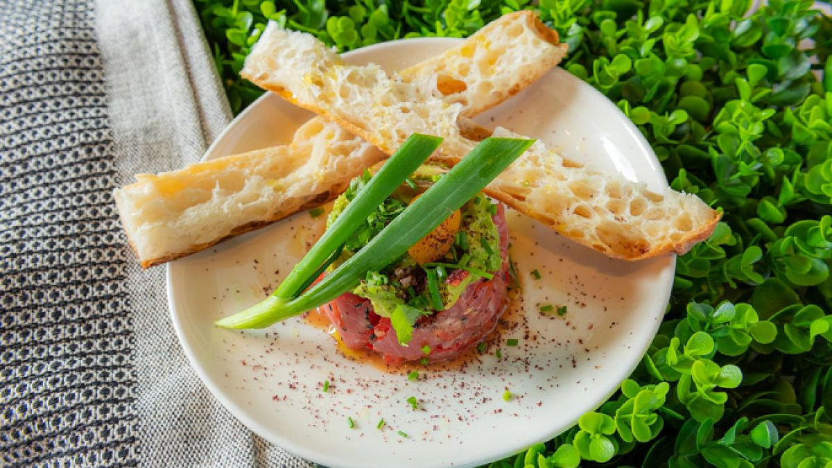 Monsieur Cuisine’s Quinoa Tabulé: A Gourmet Twist on a Classic Dish