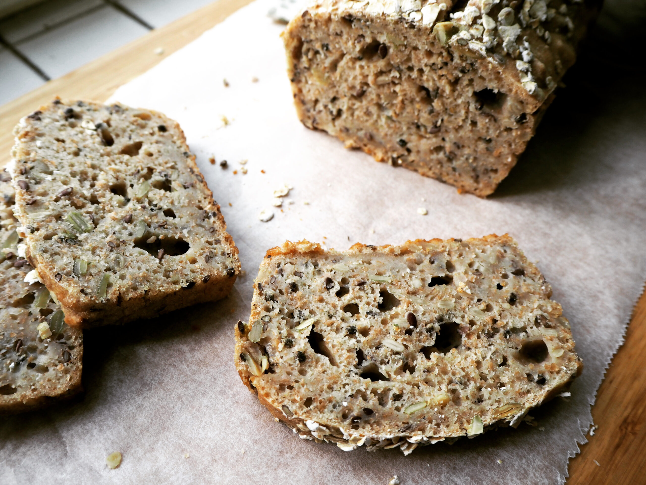 Spelt Flour and Seed Bread: The Secret to a Heart-Healthy Diet, Powered by MAMBO