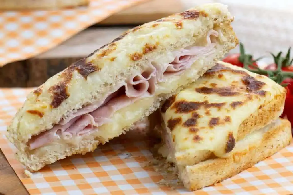 A Delicious Twist on Classic Paté: Try the Cheese and Walnut Paté con monsieur cuisine