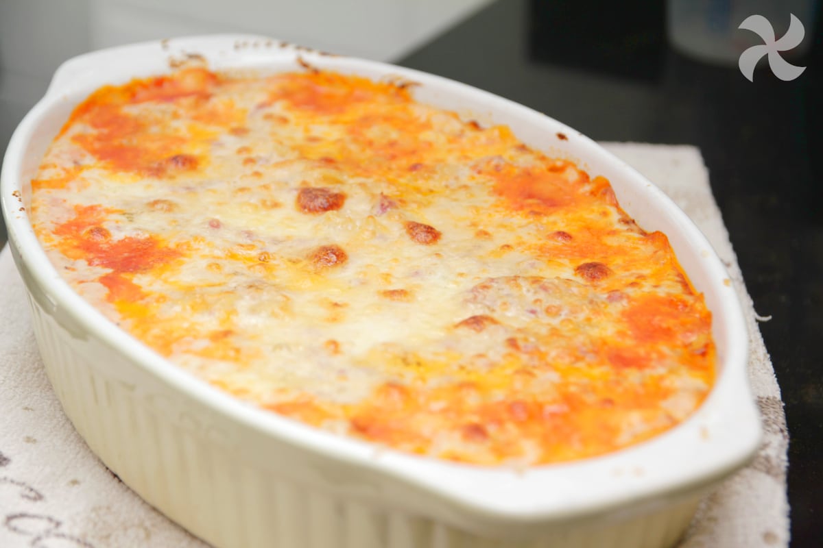 Deliciosos fusili gratinados con bechamel de atún y jamón: receta fácil con Thermomix