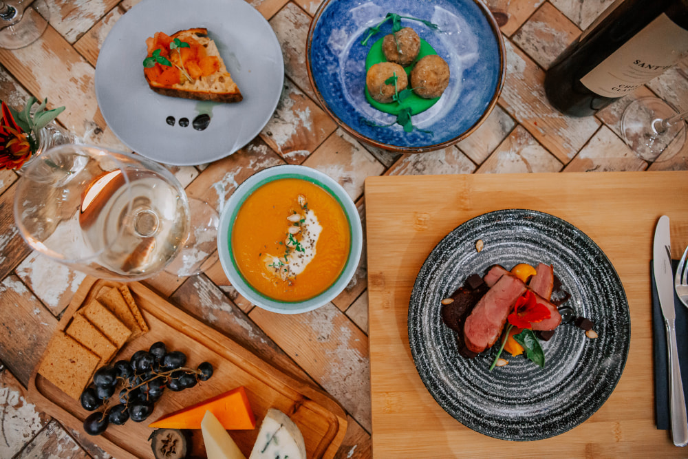 Discover the Perfect Blend of Flavors in Salteado de Alcachofas con Gambas with monsieur cuisine!