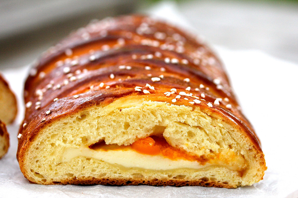 Impress Your Guests with Focaccia de Jamon y Queso: A MAMBO Cooking Adventure