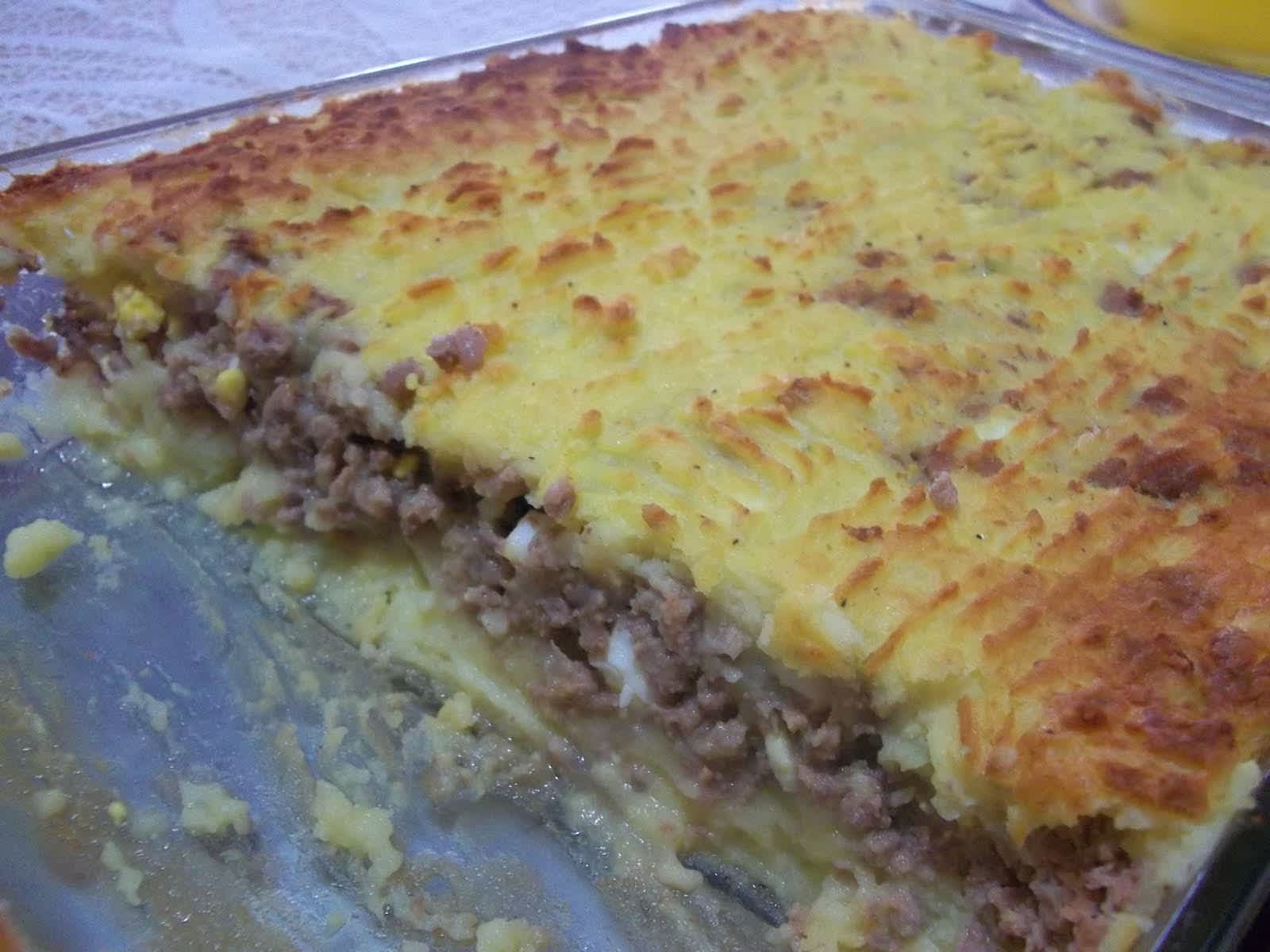 Cooking Made Easy: How to Whip up a Delicious Pastel de Carne y Patata con MAMBO