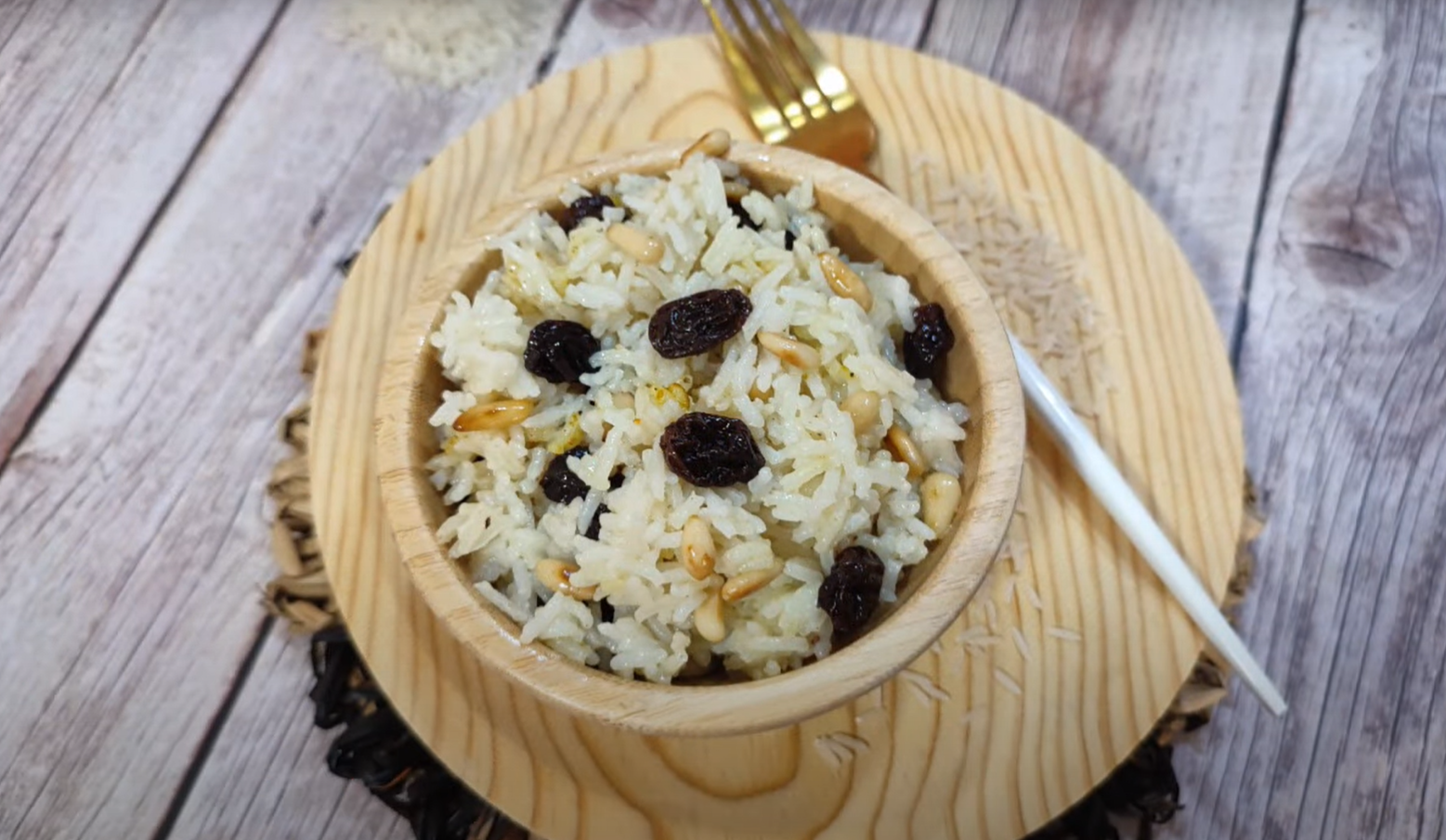 Delicious and Easy Recipe: Arroz con Pasas y Piñones con Thermomix