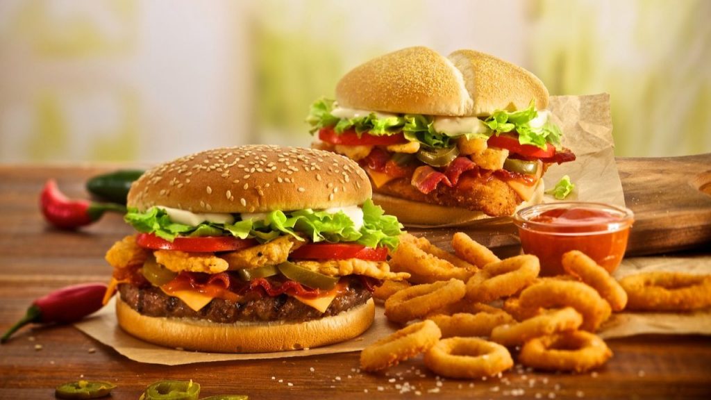 Healthy Eating Made Delicious: Indulge in MAMBO’s Chicken and Veggie Hamburguesas