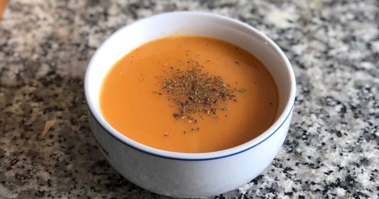 Refrescante y deliciosa: receta de sopa fría de apio y tomate con Thermomix