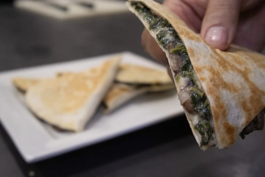 Discover the Perfect Blend of Flavors with Monsieur Cuisine’s Kale con Queso