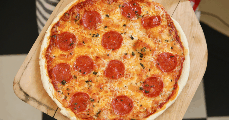 Enjoy Delicious No-Yeast Pizza Dough with MAMBO: A Quick and Easy Recipe